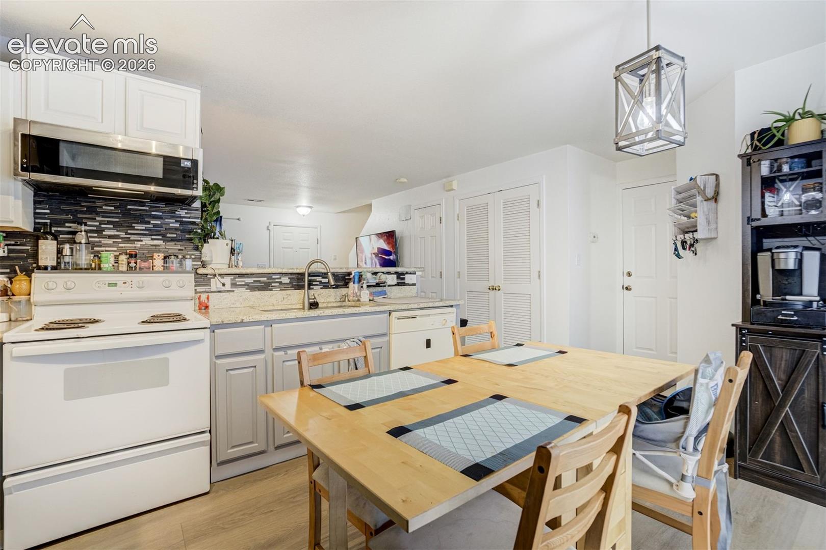 Listing photo 12 for 6305 Rockville Drive