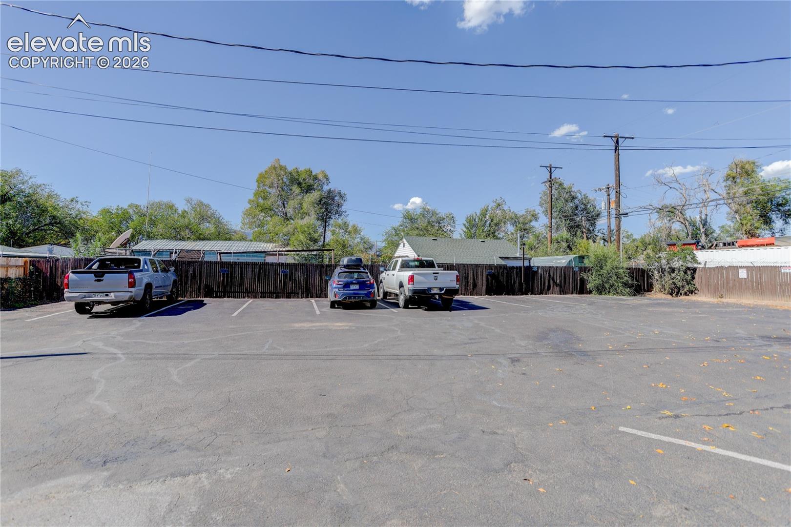 Listing photo 5 for 2382-B E Boulder Street