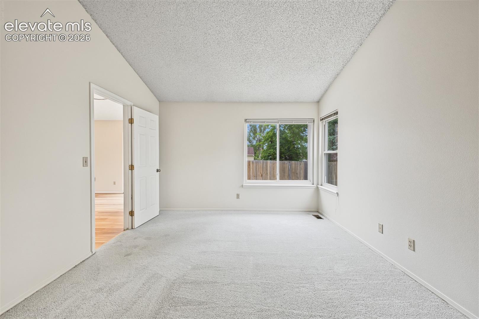 Listing photo 12 for 8430 Sassafras Drive