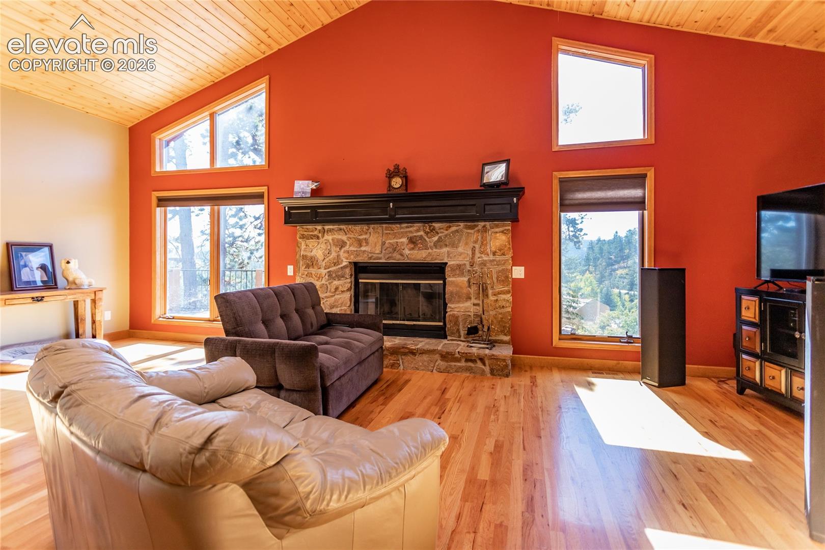 Listing photo 4 for 1325 Kings Crown Road