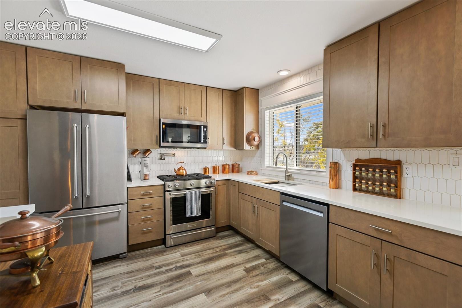 Listing photo 10 for 541 S El Charro Drive