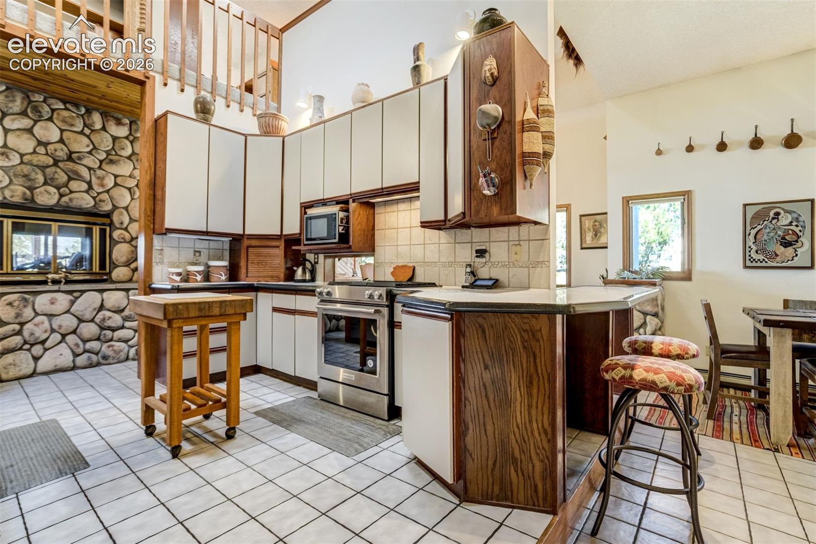 Listing photo 14 for 19330 Greenwood Drive