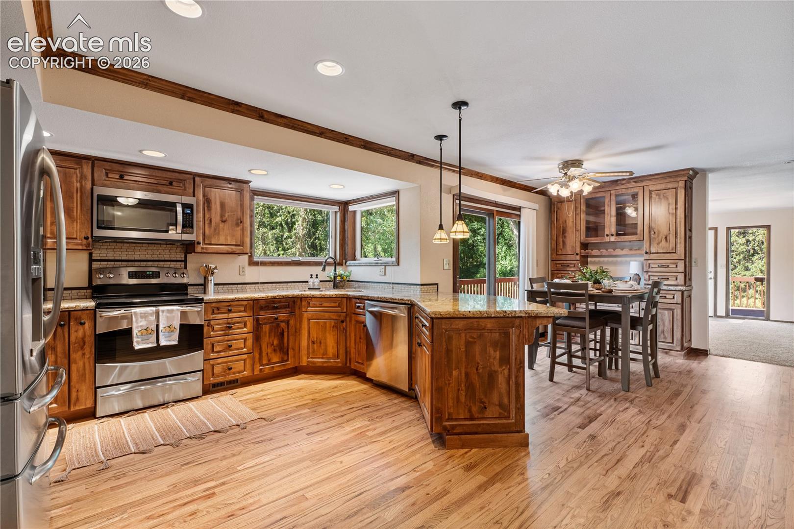 Listing photo 7 for 222 Clio Avenue