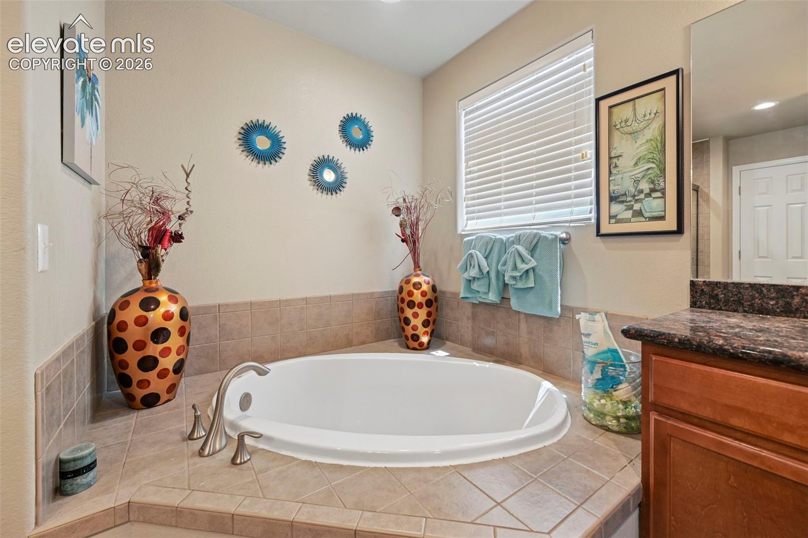 Listing photo 12 for 5053 Killdeer Drive