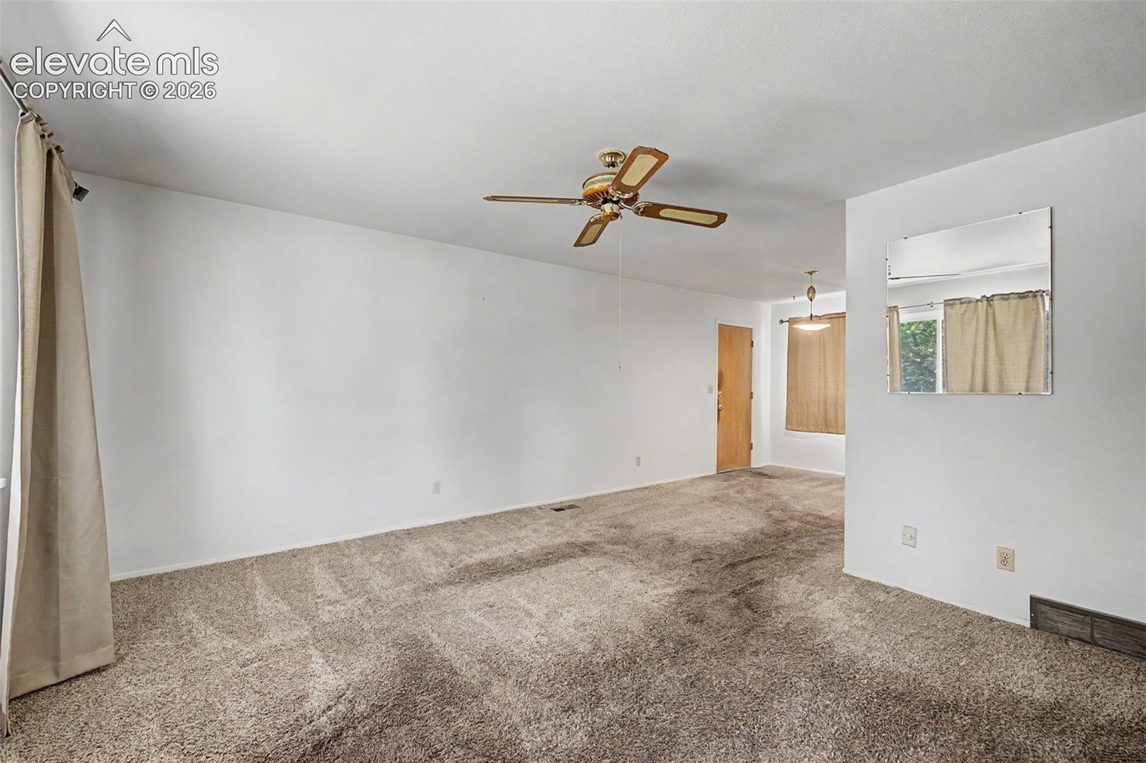 Listing photo 15 for 712 Lansing Drive