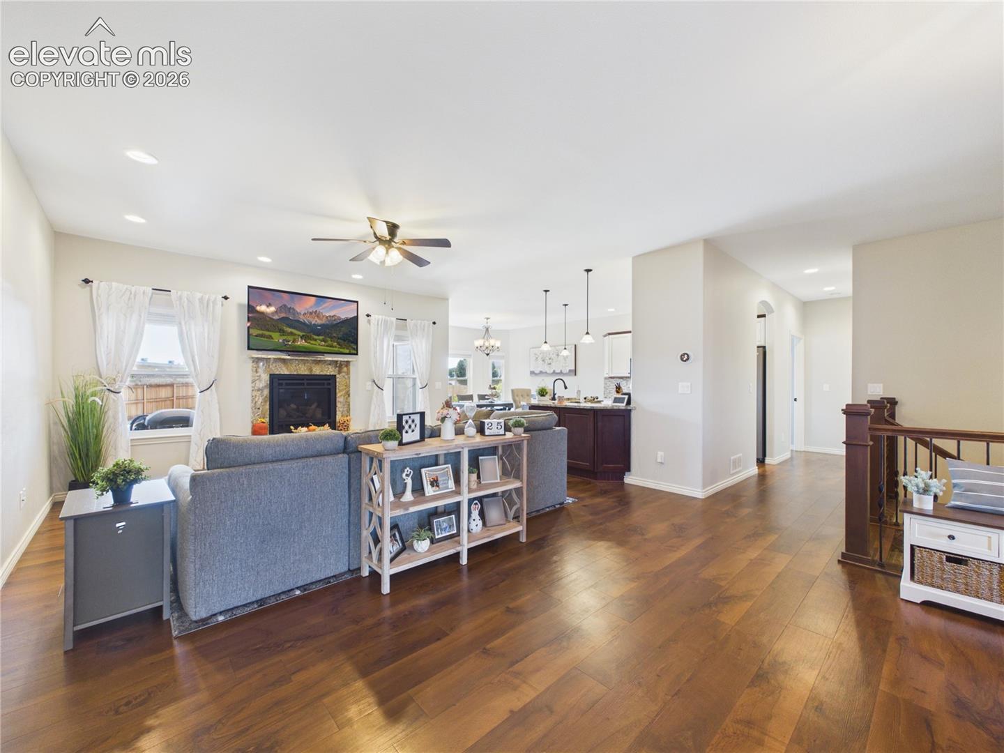 Listing photo 5 for 58 S Villa Del Sol Court