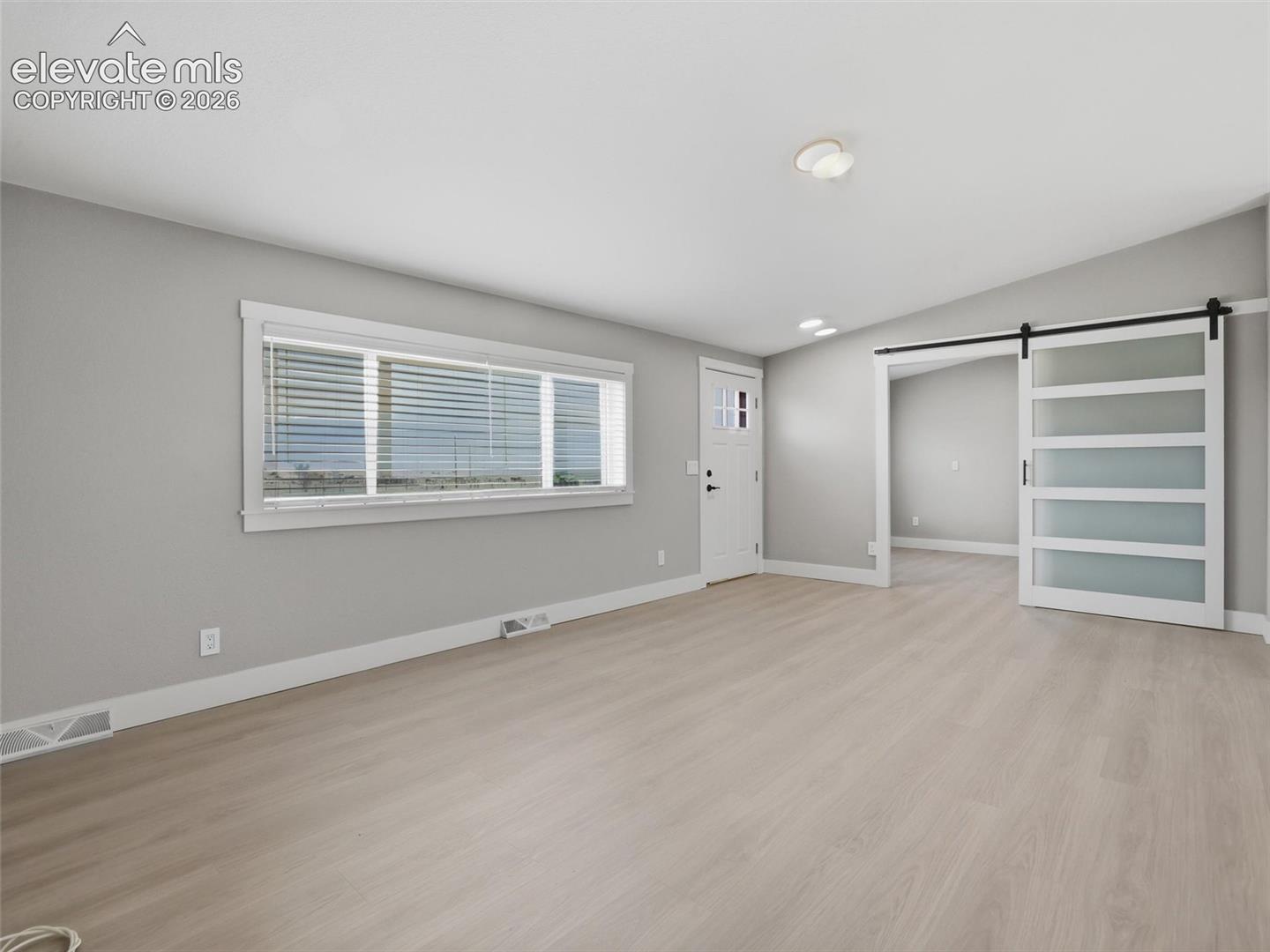 Listing photo 5 for 3750 S Enoch Road