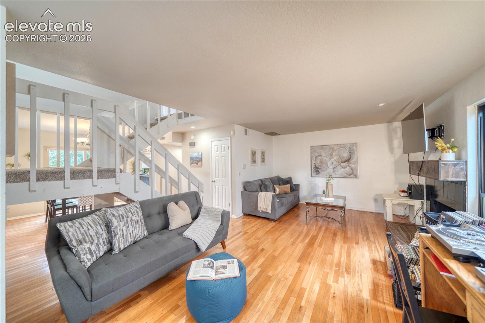 Listing photo 8 for 3330 Templeton Gap Road 31