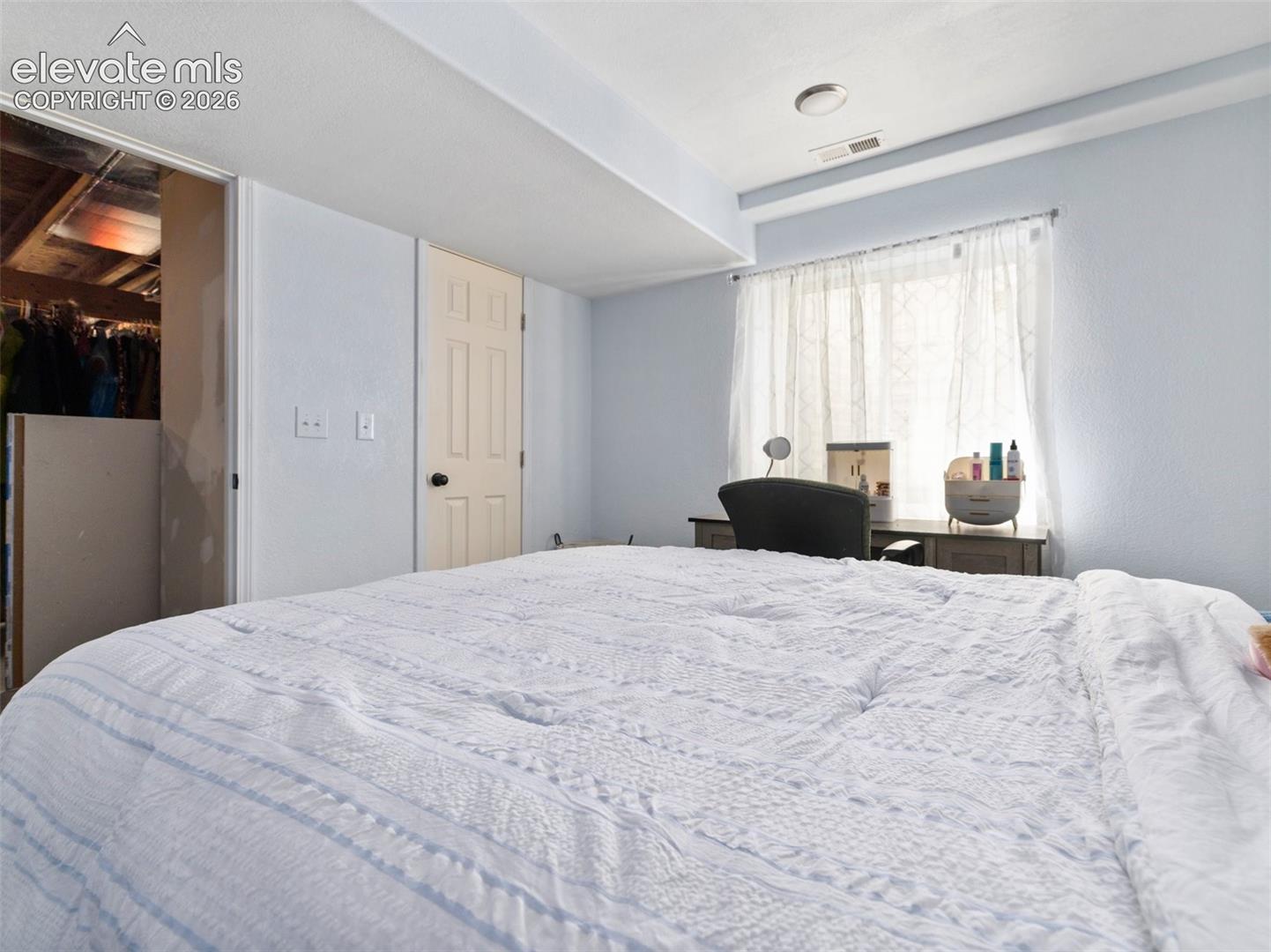 Listing photo 23 for 675 E McClave Drive