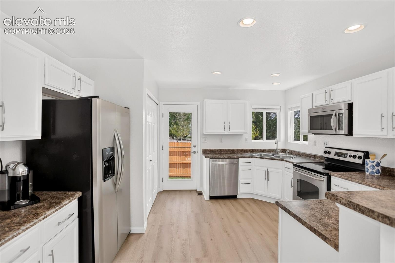 Listing photo 20 for 1363 Yellow Granite Way