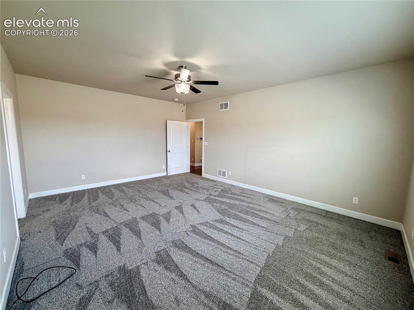 Listing photo 22 for 698 W McCulloch Boulevard