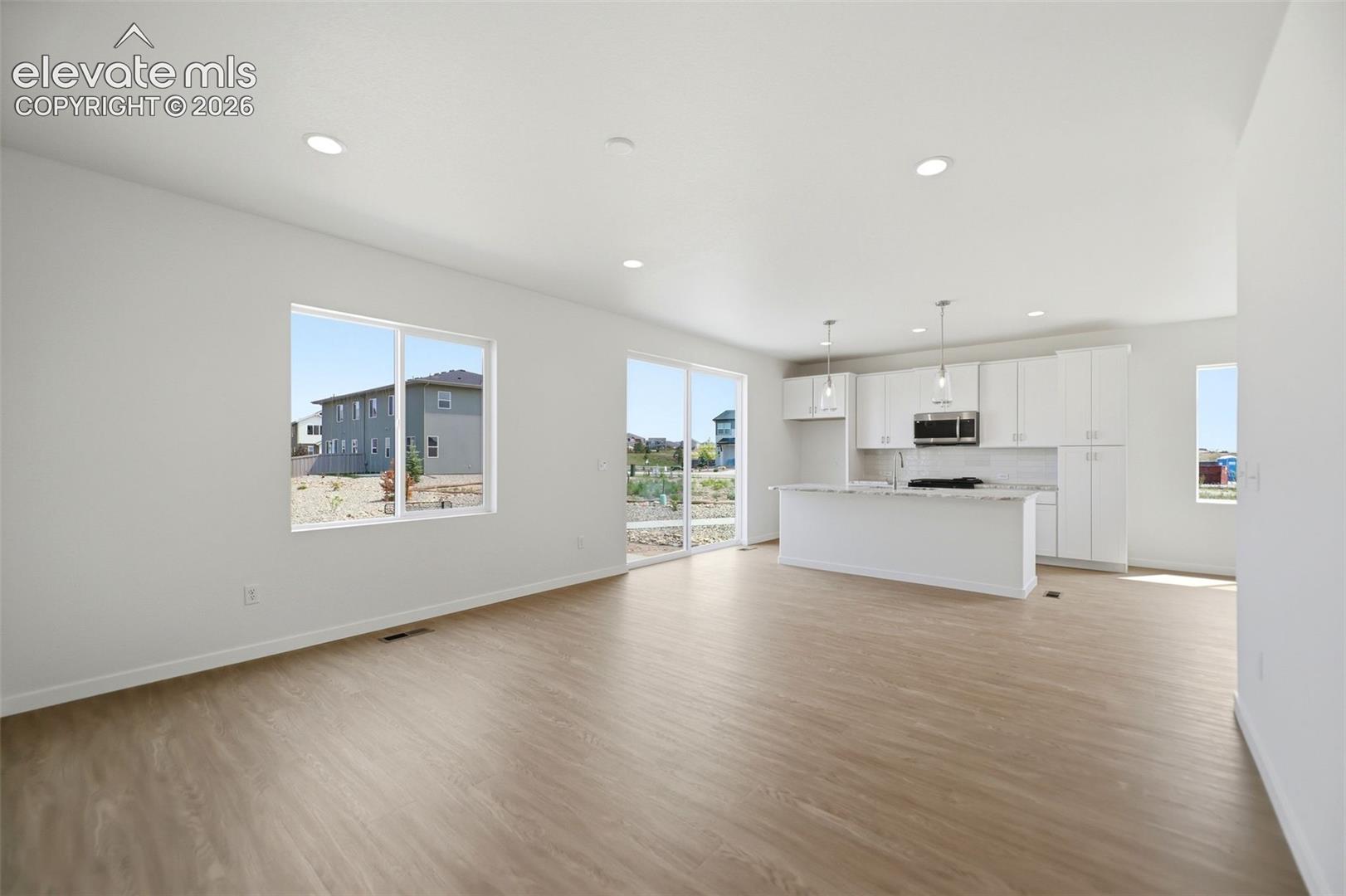 Listing photo 18 for 7968 School House Drive