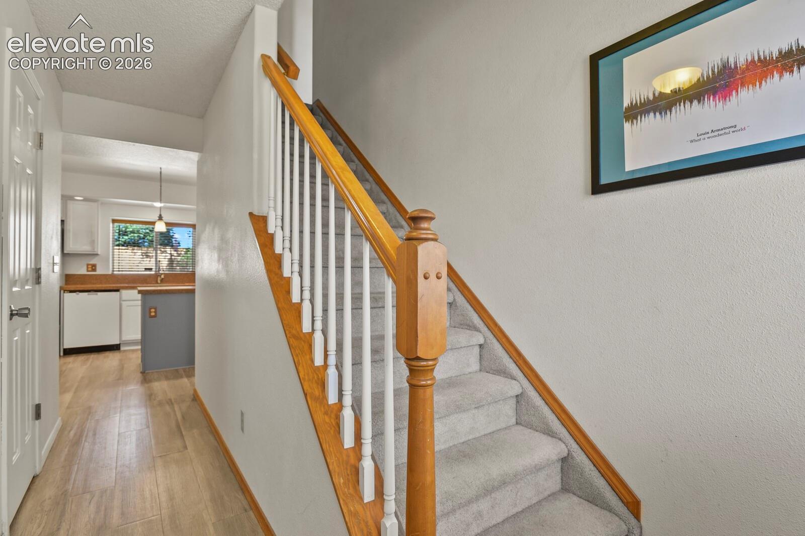 Listing photo 5 for 4912 Chariot Drive