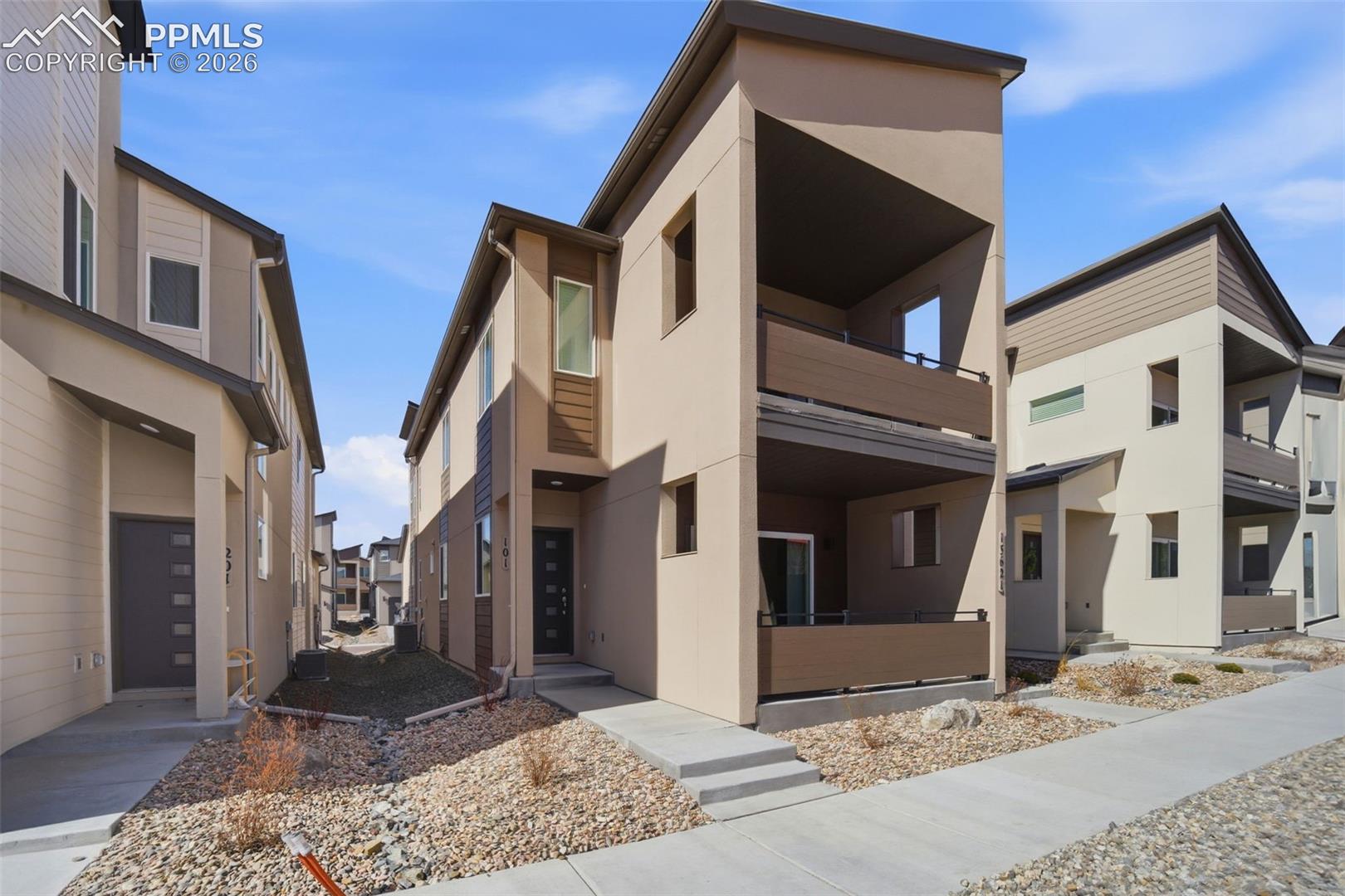 Listing photo 3 for 13621 Flurry Heights