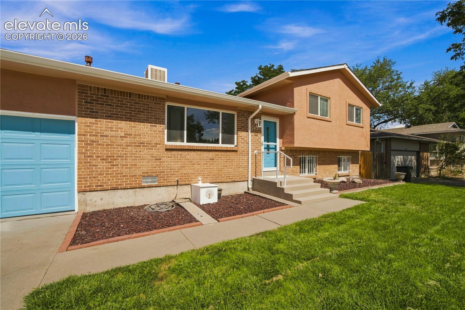 Listing photo 34 for 540 Starlite Drive
