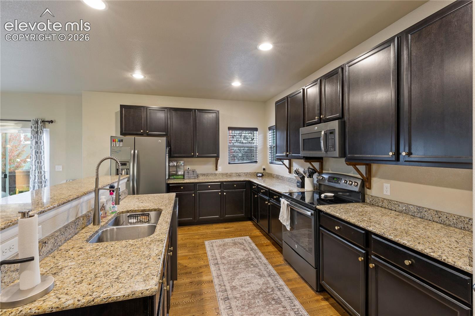 Listing photo 11 for 7886 Wagonwood Place