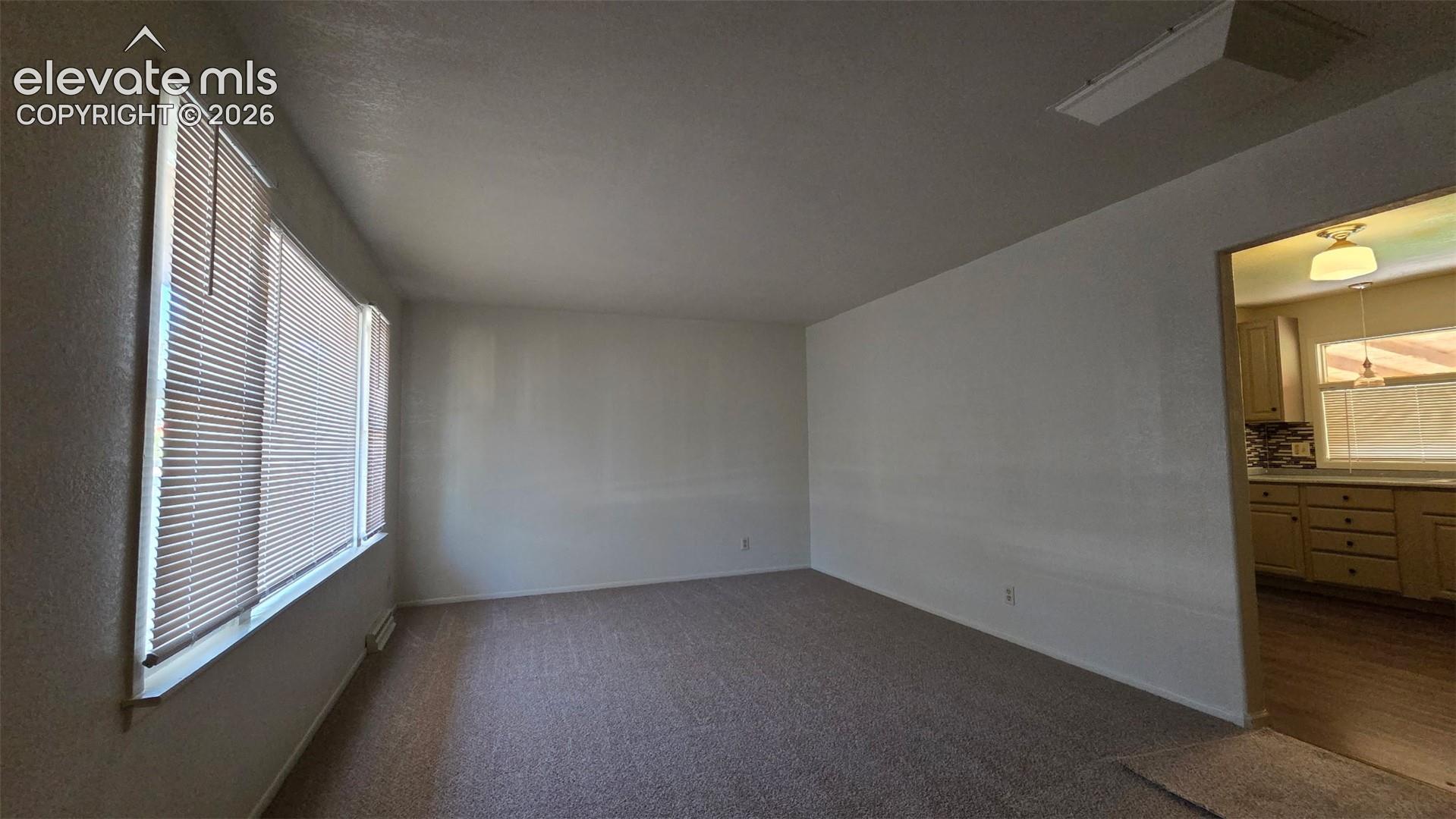 Listing photo 3 for 26 Caledonia Road