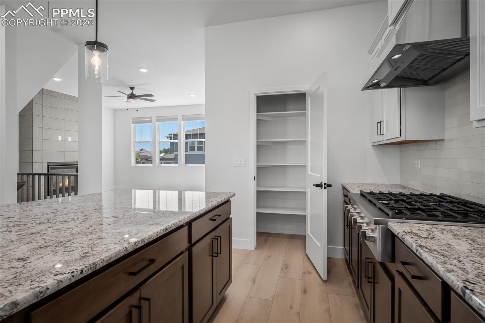Listing photo 16 for 4684 Peak Crest View