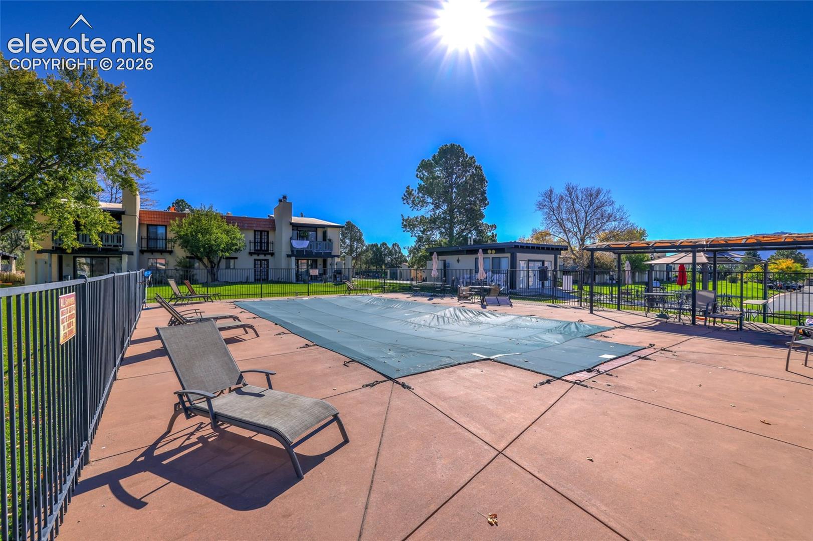 Listing photo 40 for 1062 Fontmore Road C