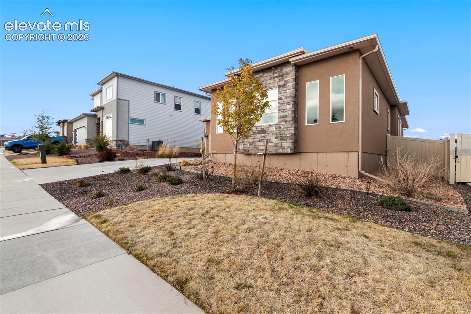 Listing photo 3 for 9833 Marble Canyon Way