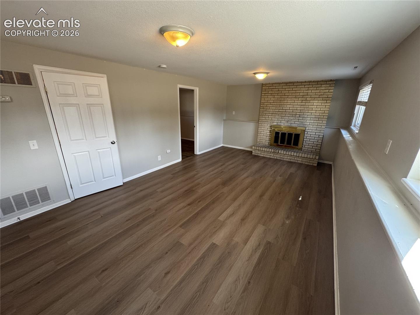 Listing photo 2 for 670 Calle Entrada NA