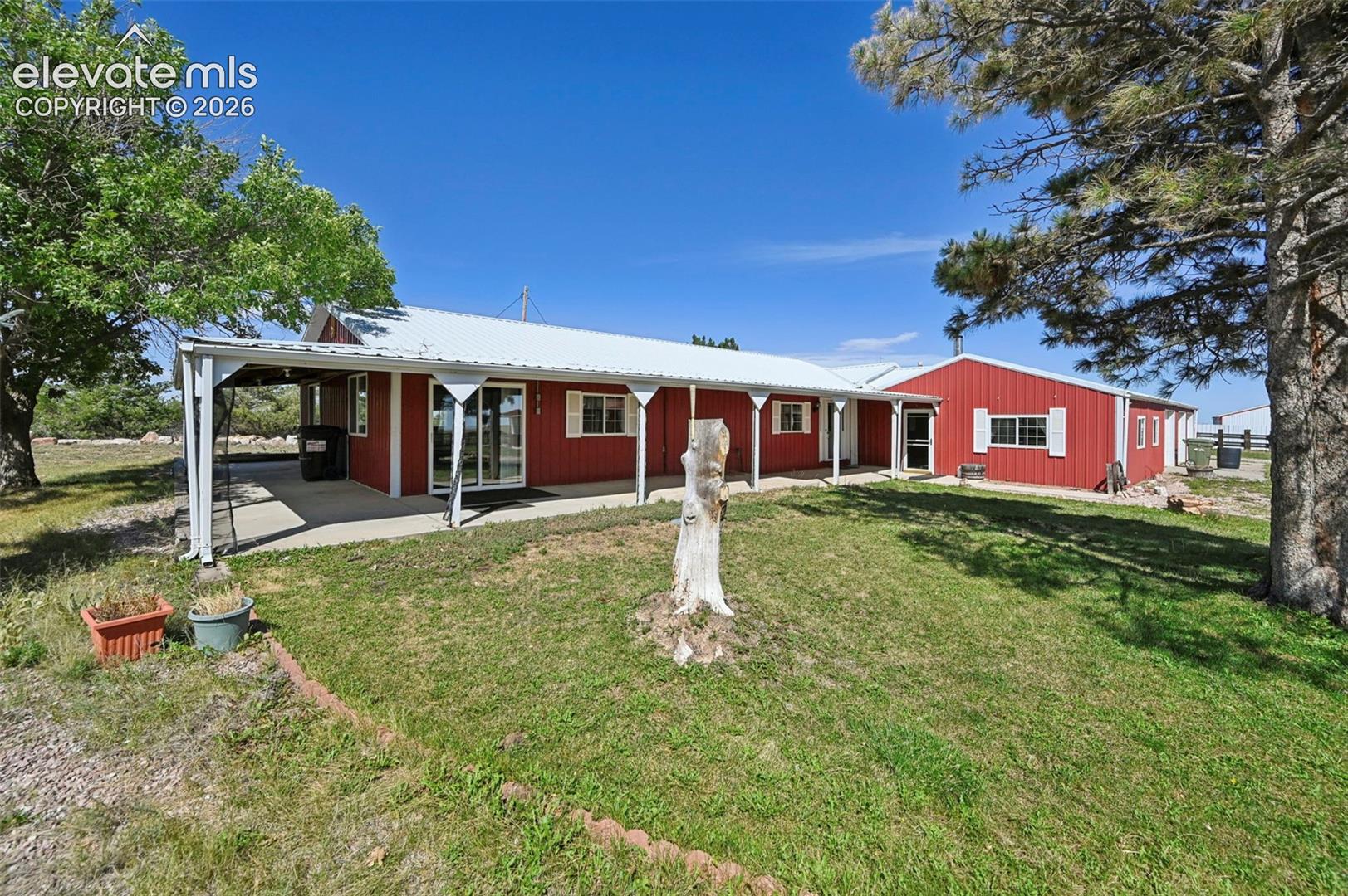 Listing photo 2 for 35035 Shear Road