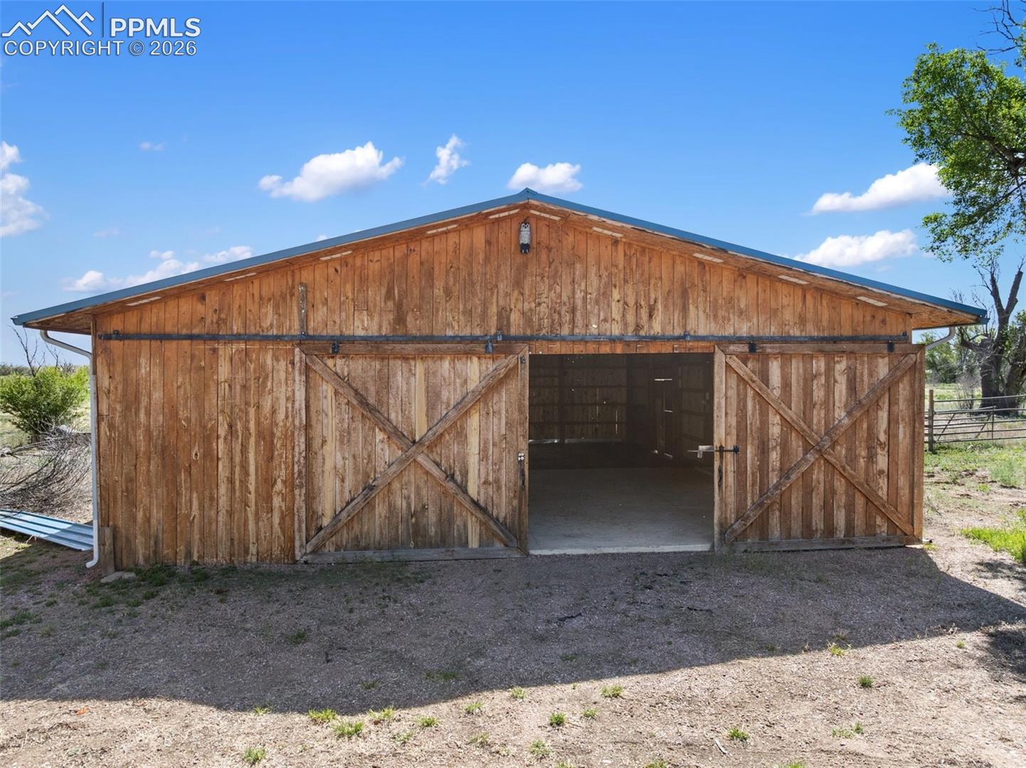 Listing photo 8 for 10355 Link Road