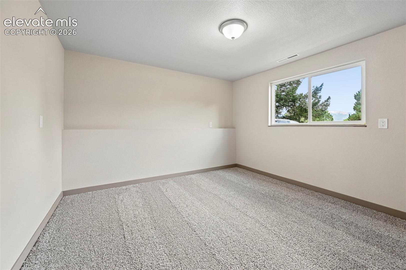 Listing photo 23 for 5015 Bonita Way