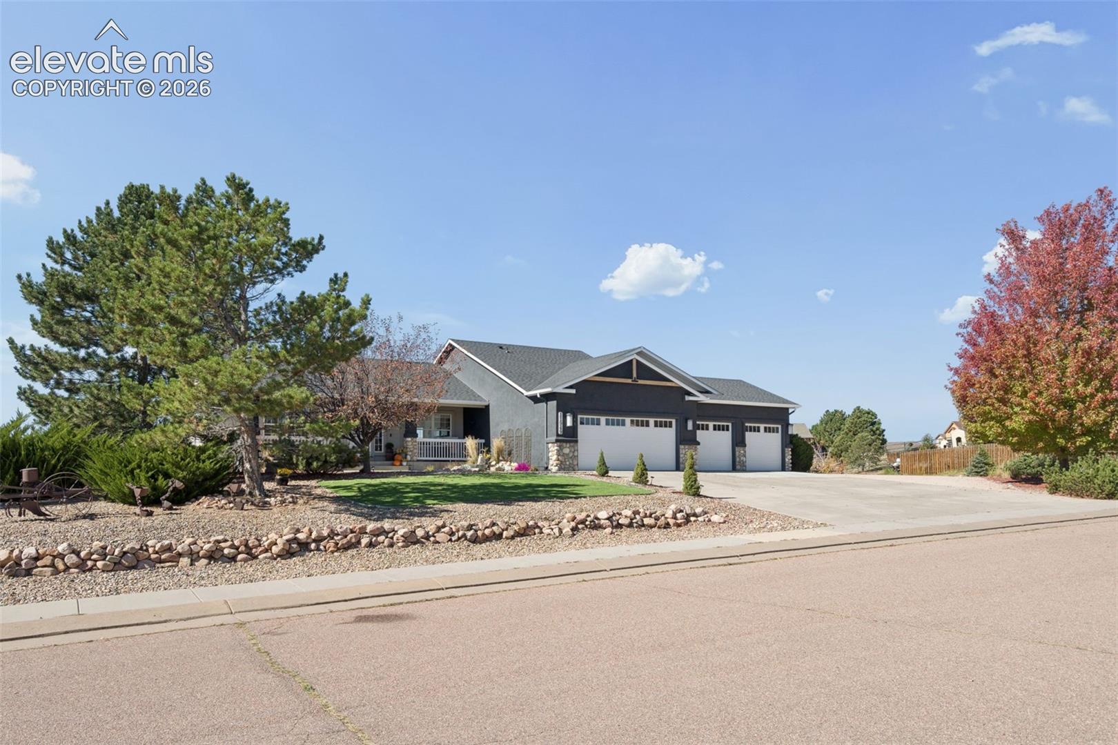 Listing photo 11 for 11949 Rio Secco Road