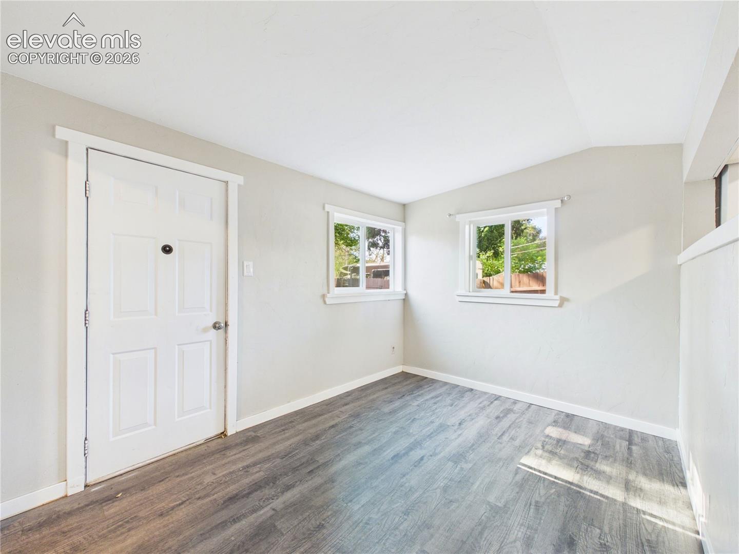 Listing photo 23 for 1530 N Norwood Avenue