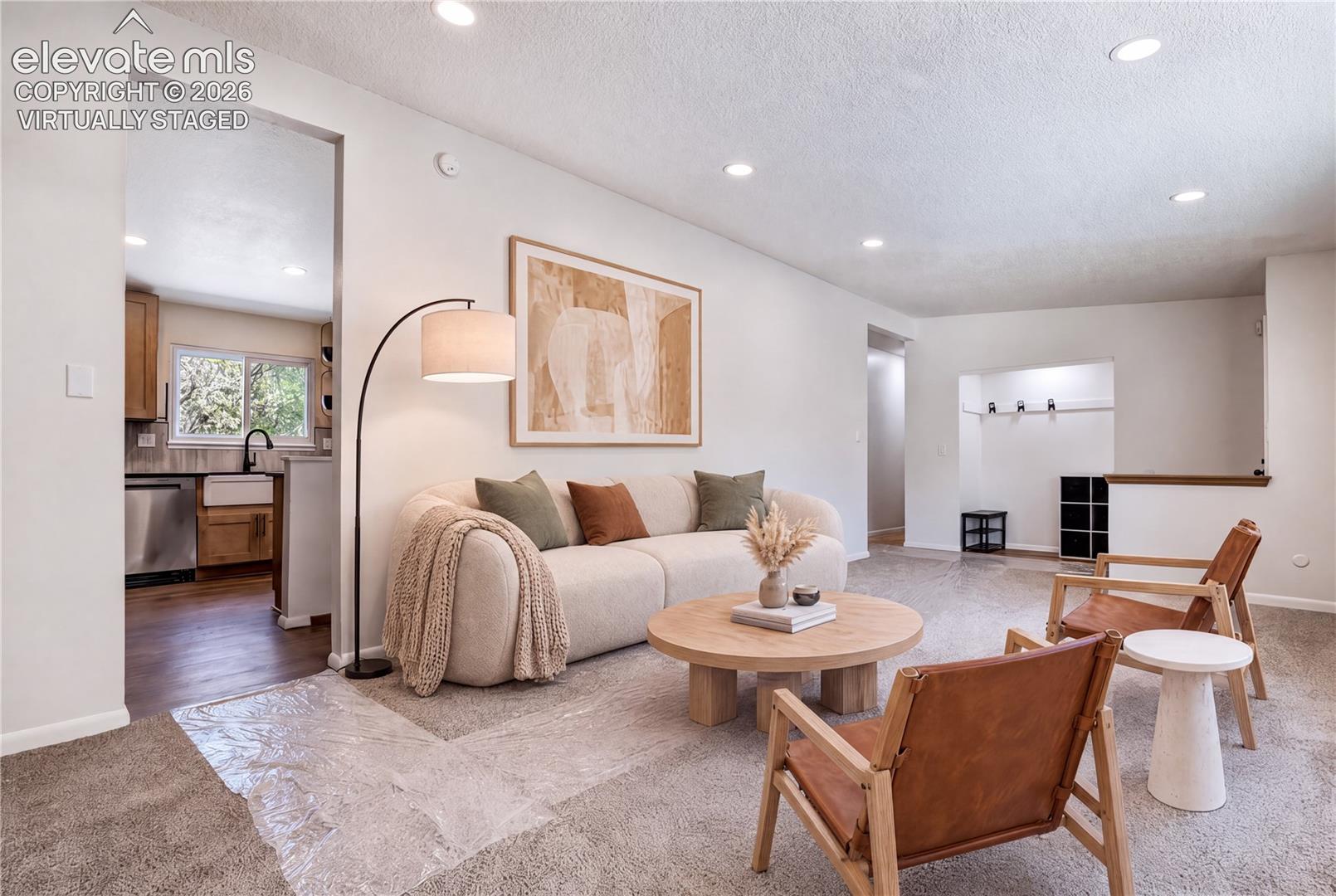 Listing photo 8 for 609 Crestridge Avenue