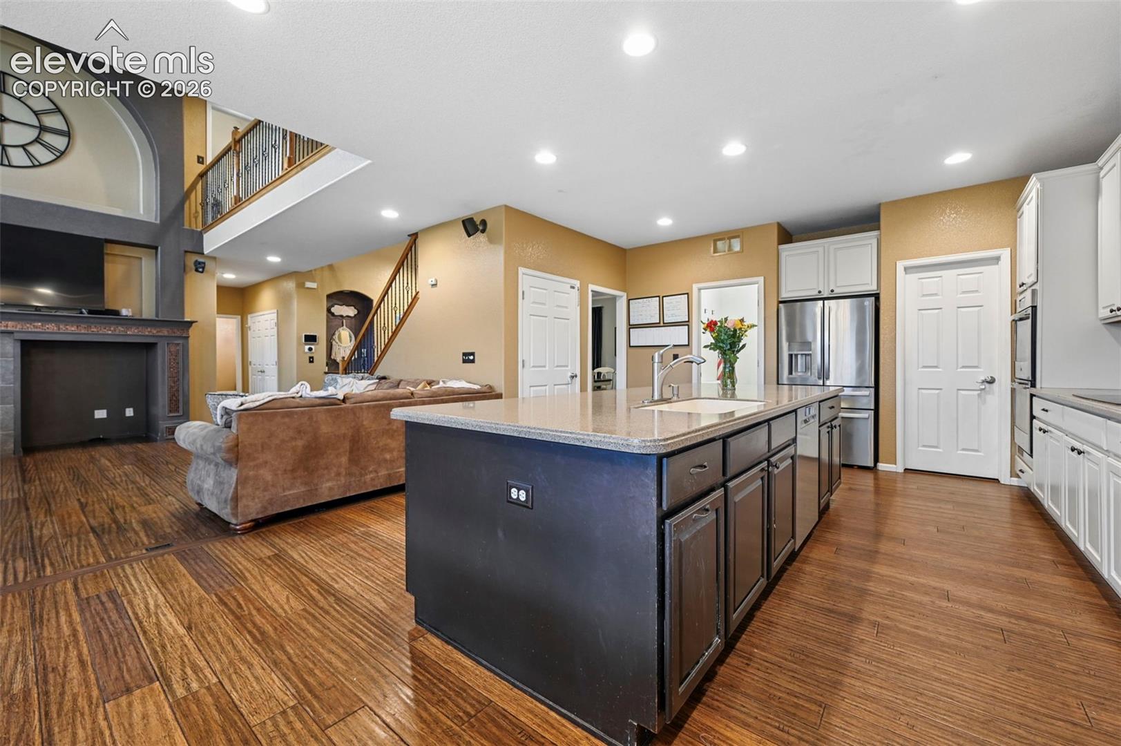 Listing photo 12 for 10813 White Sands Court