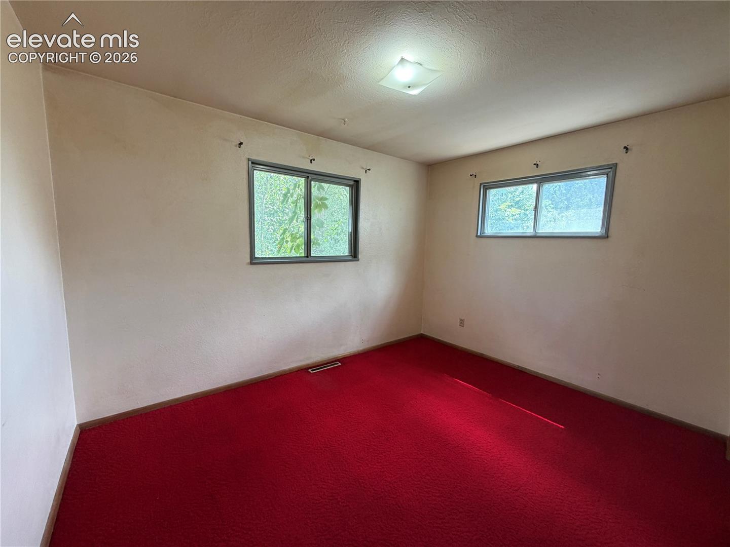 Listing photo 12 for 2239 Drakestone Drive