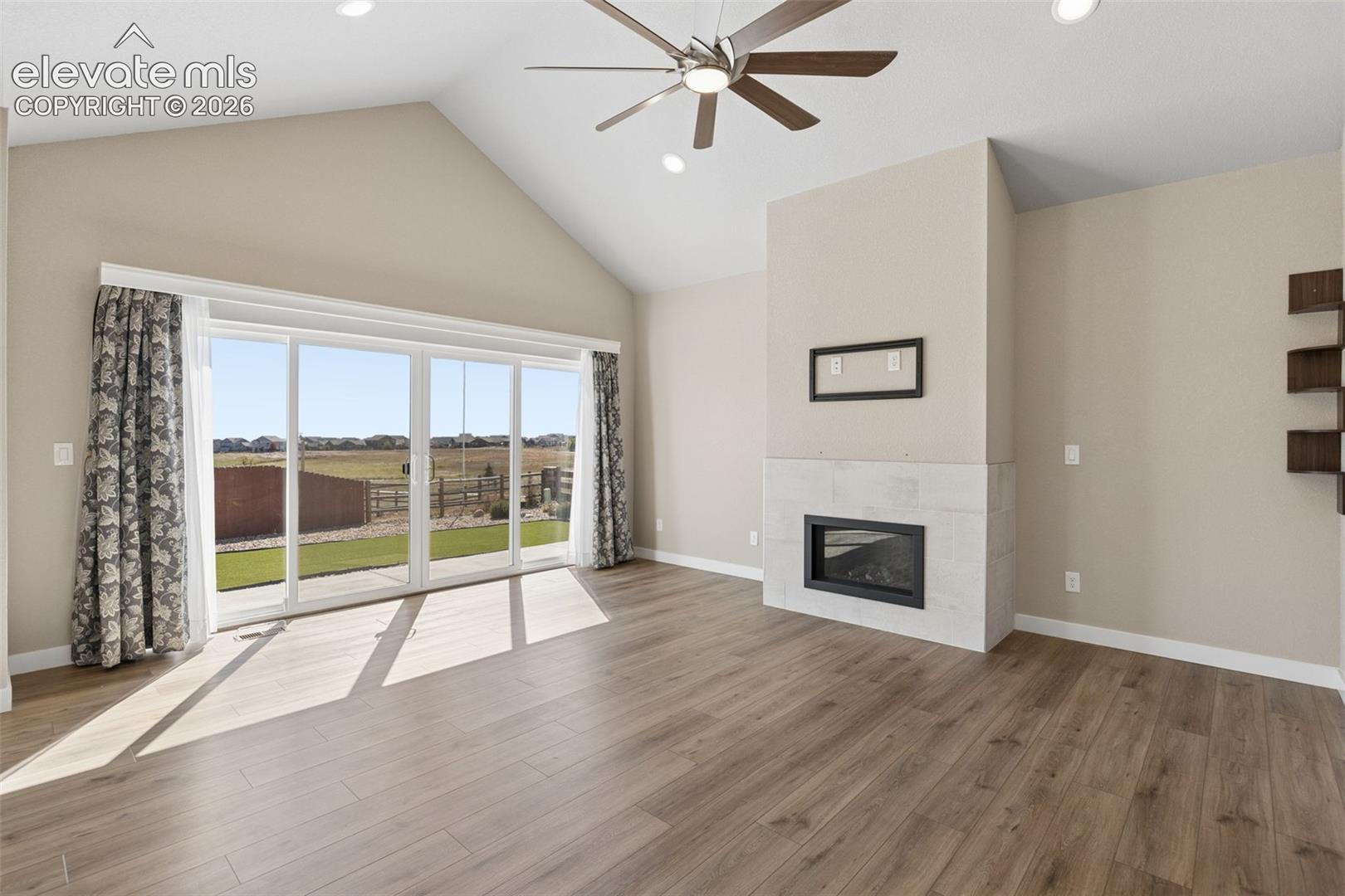 Listing photo 5 for 13107 Parkland Drive