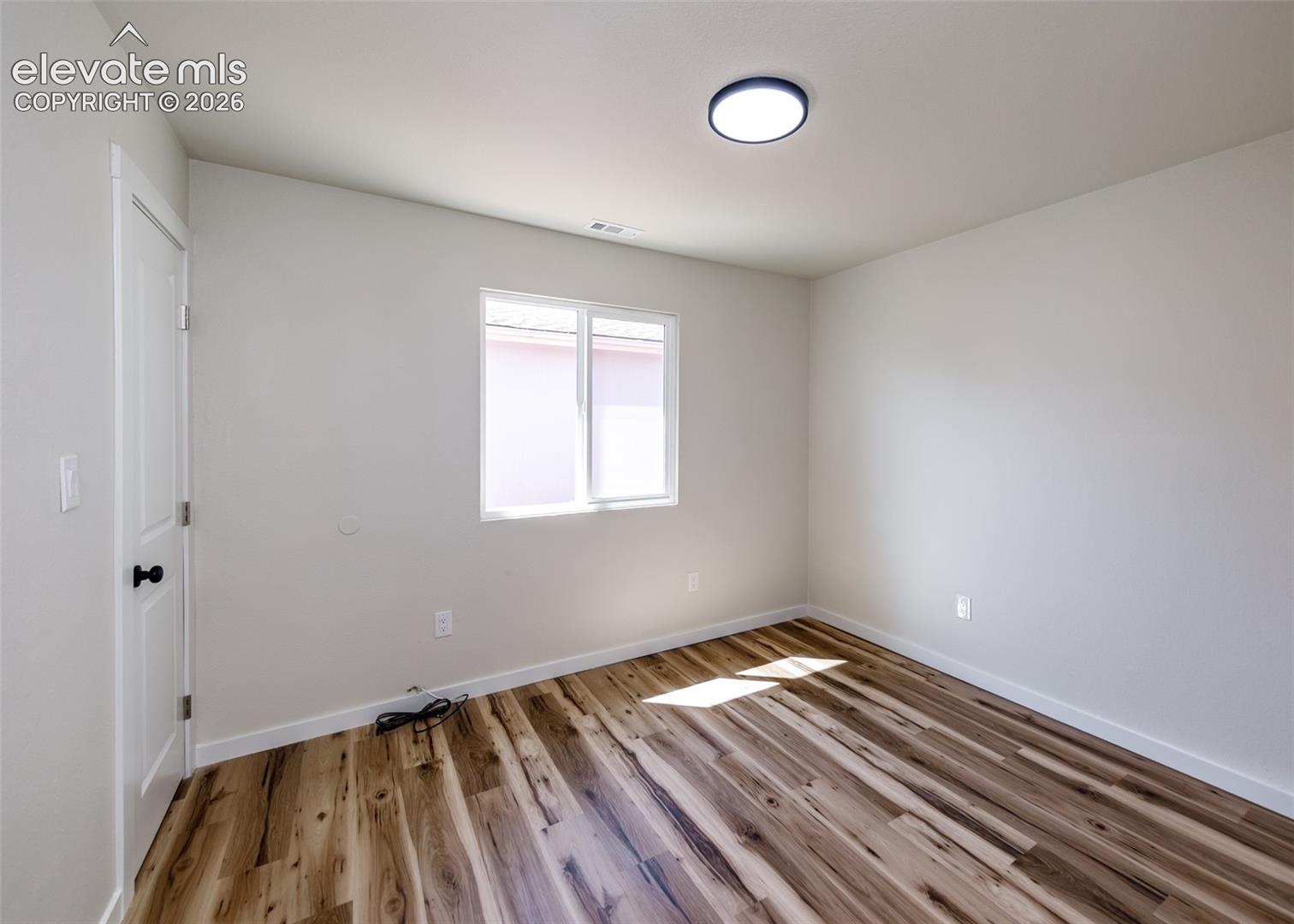 Listing photo 20 for 2906 Winnipeg Street