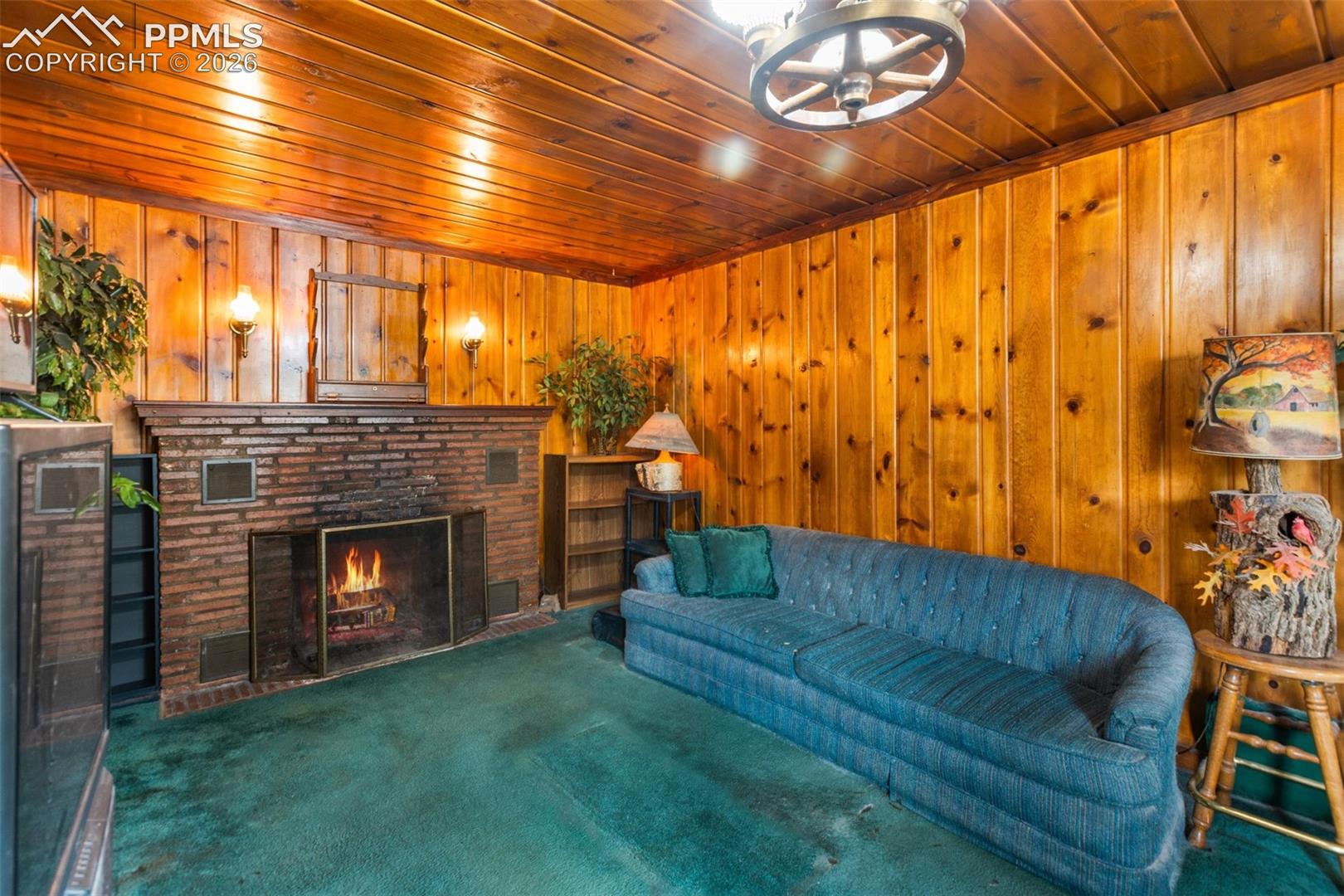 Listing photo 4 for 8150 W Highway 24