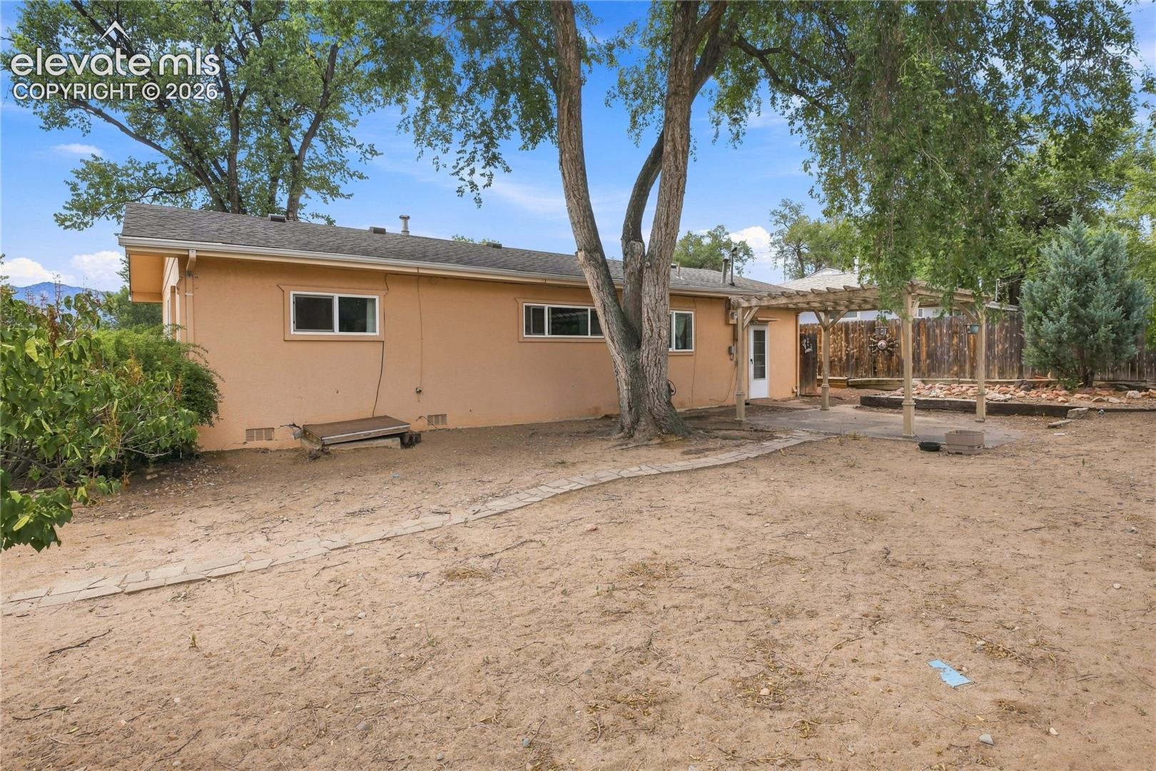Listing photo 21 for 213 Jasper Drive