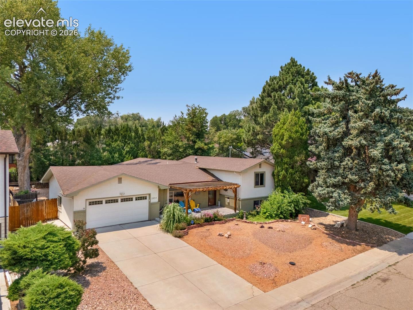 Listing photo 34 for 2935 Country Club Drive