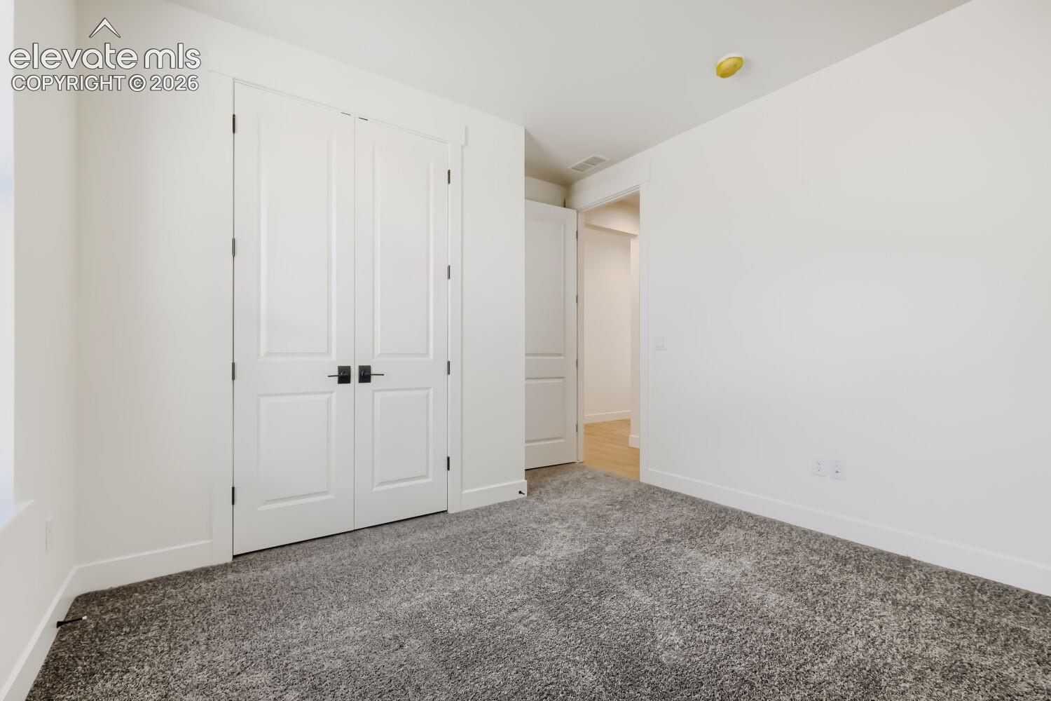 Listing photo 10 for 8653 Palo Alto Way