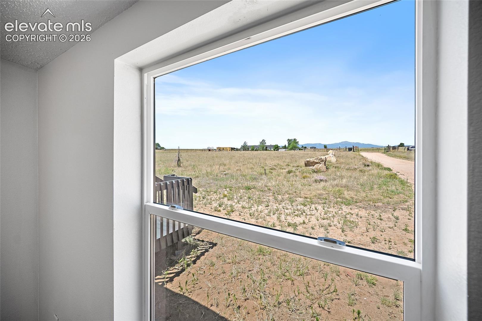 Listing photo 17 for 1385 Antelope Drive