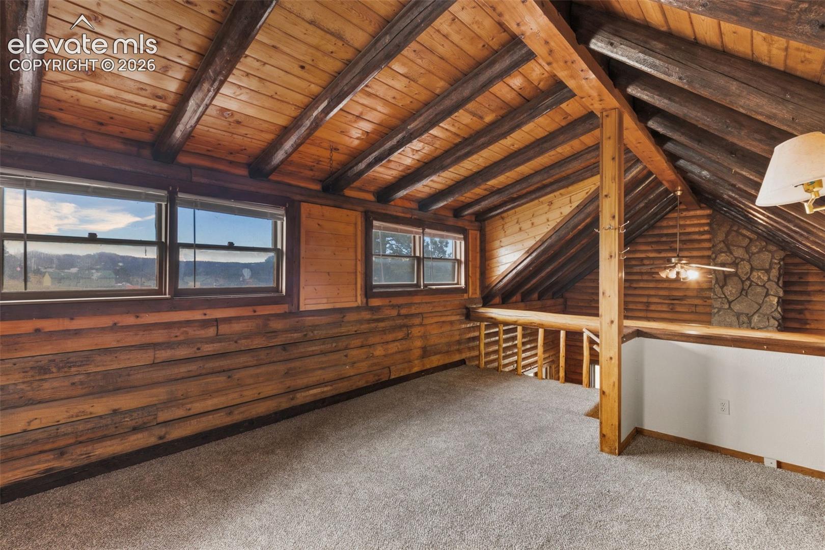 Listing photo 18 for 258 Appian Way