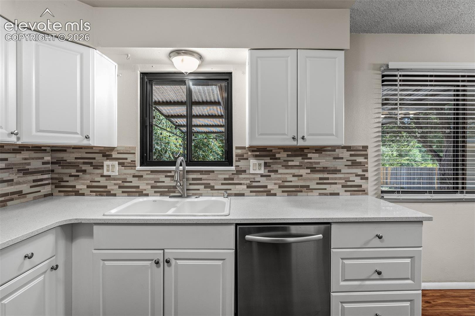 1675 Mineola Street, photo 8