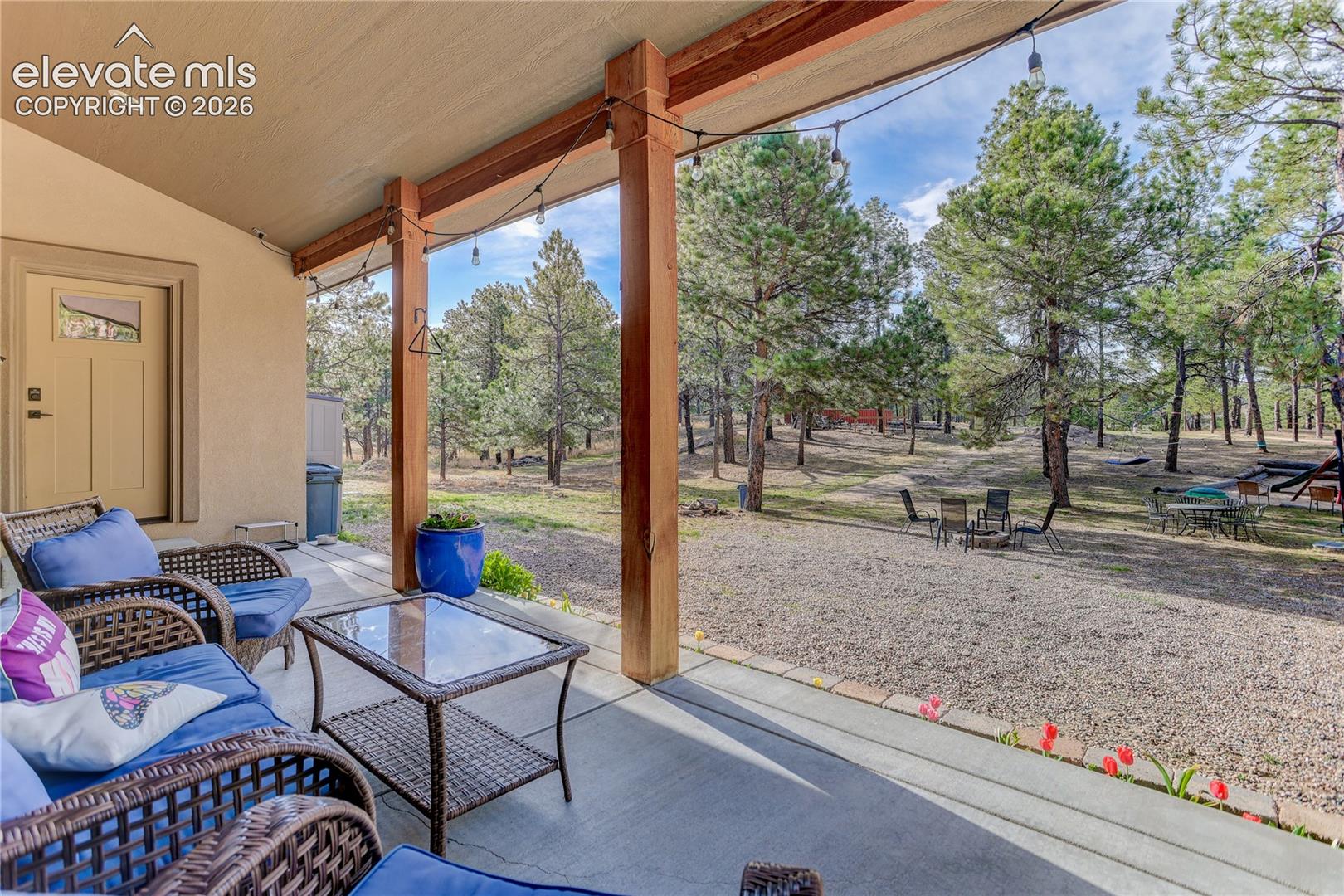 Listing photo 3 for 9920 Hodgen Road