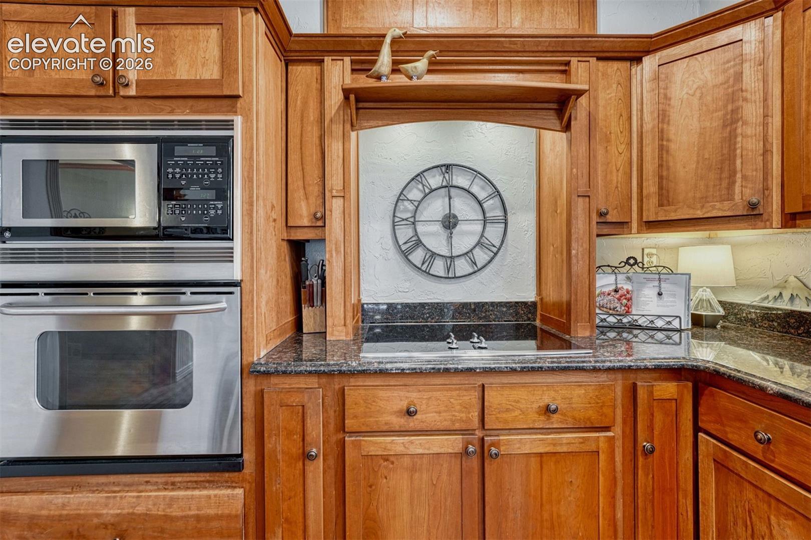 Listing photo 19 for 1900 E San Rafael Street