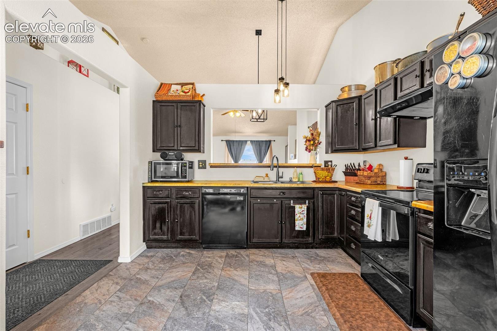 Listing photo 6 for 2135 Bent Tree Lane
