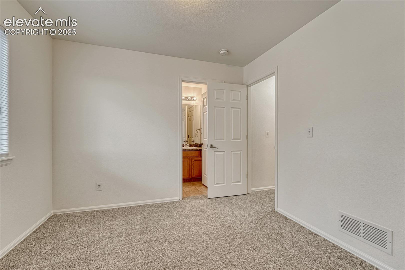 Listing photo 23 for 6020 Dancing Sun Way