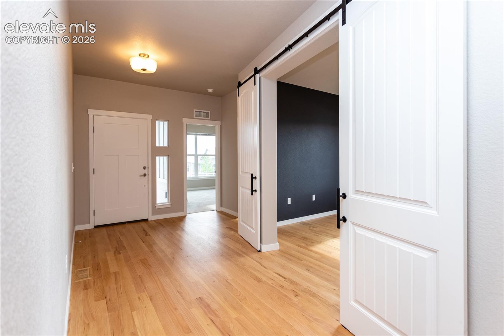 Listing photo 11 for 330 E Lost Pines Drive