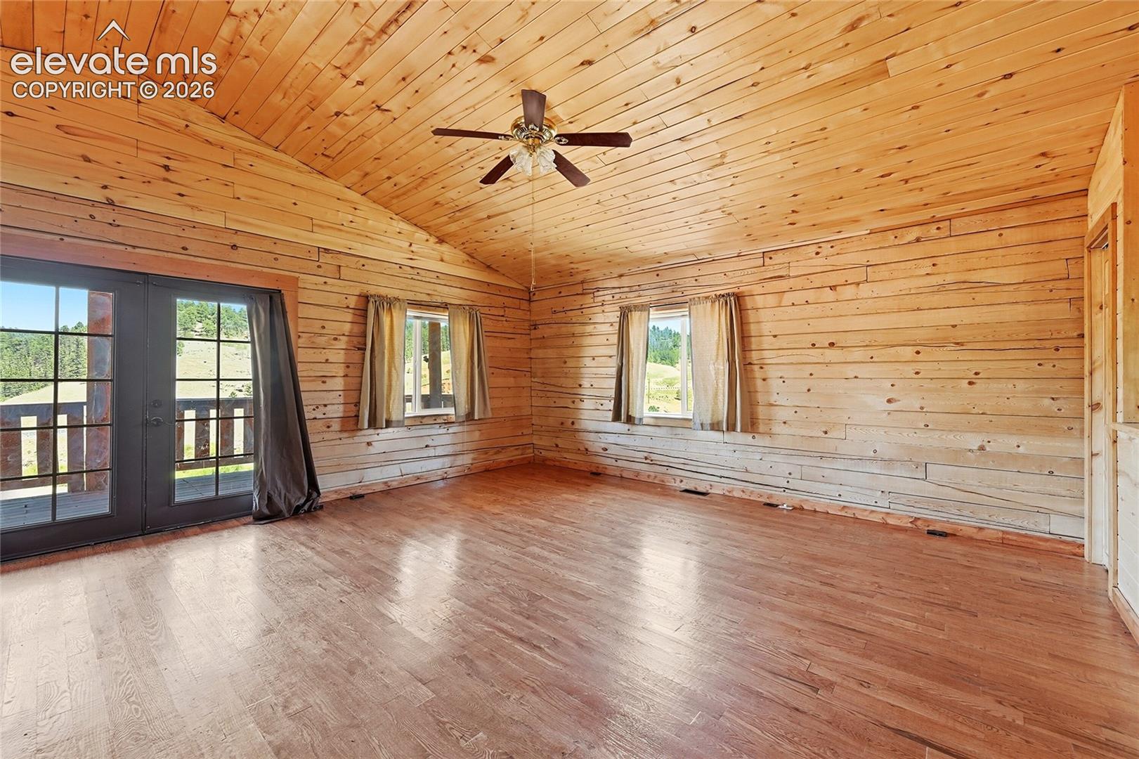 Listing photo 15 for 927 Stonehenge Drive