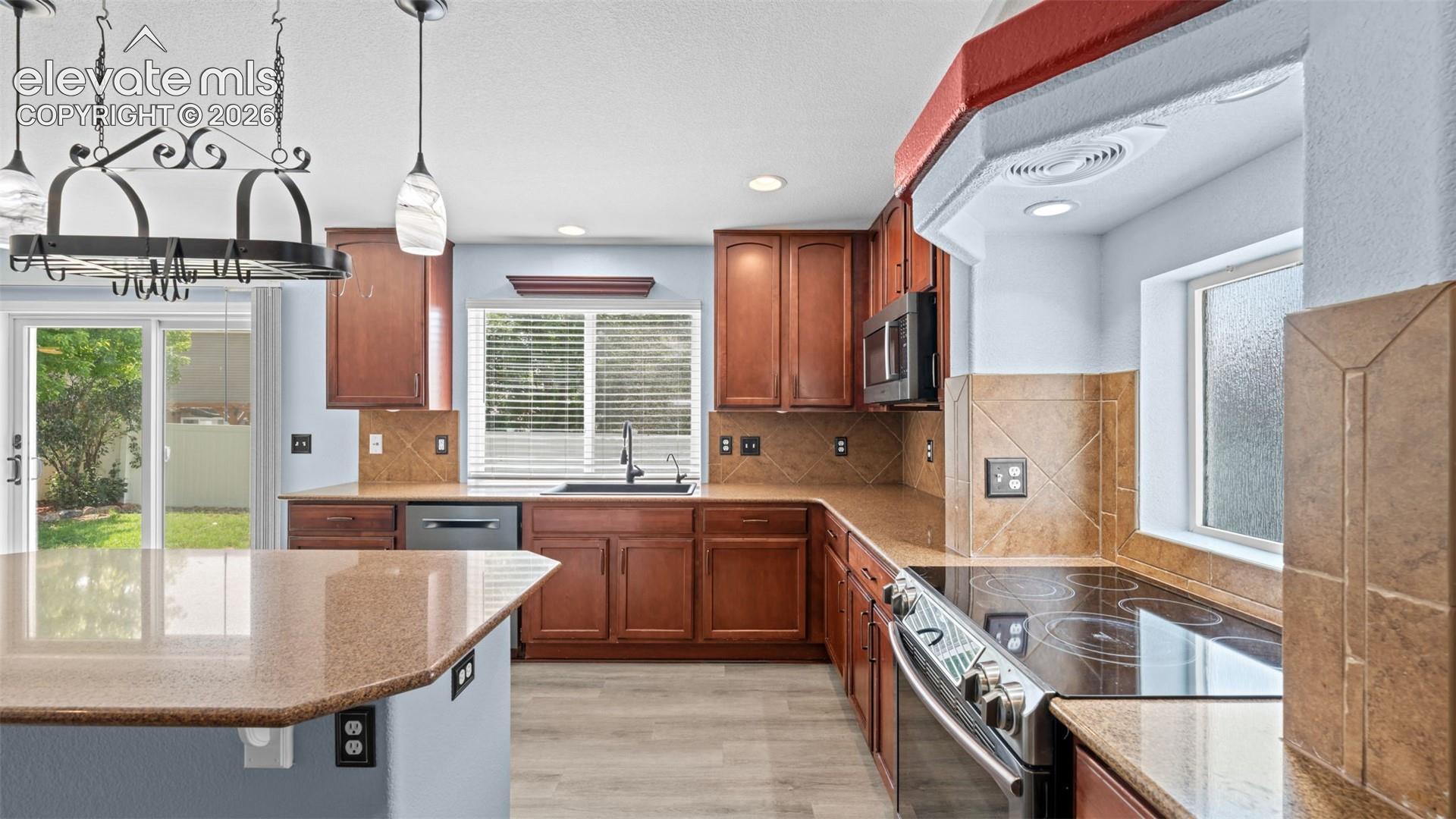 Listing photo 18 for 7915 Bonfire Trail
