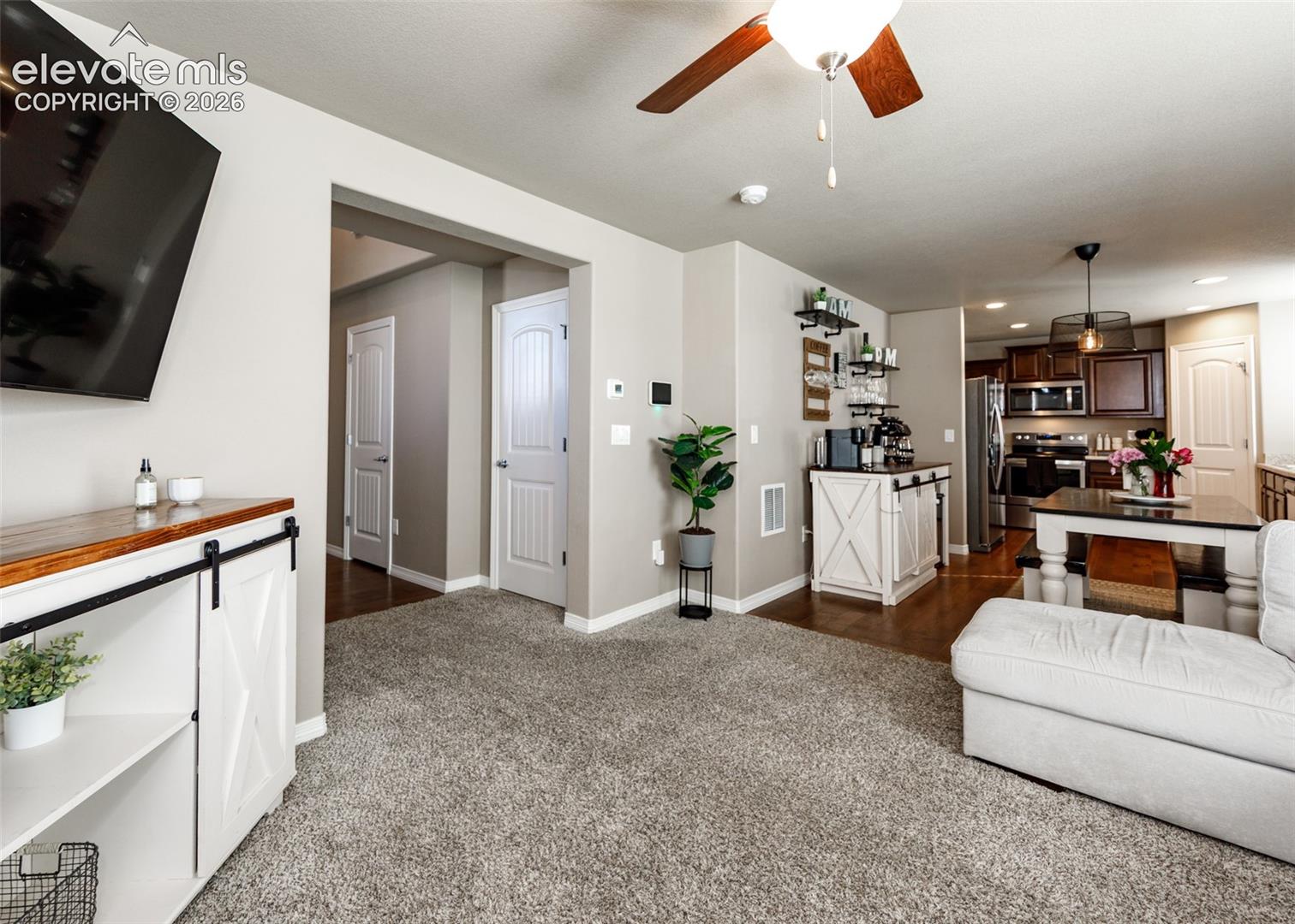 6977 Winnicut Drive, photo 14
